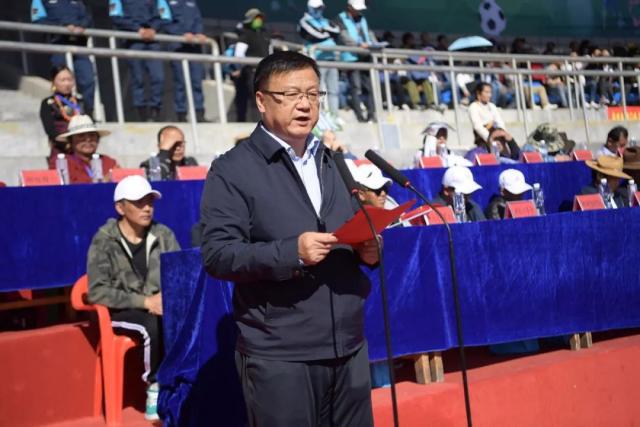 长沙陪读父亲花200多万元拍摄电影，旨在引发家庭沟通关注